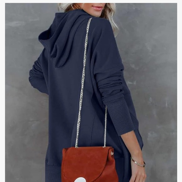 Sweatshirt - Picture 3 of 5